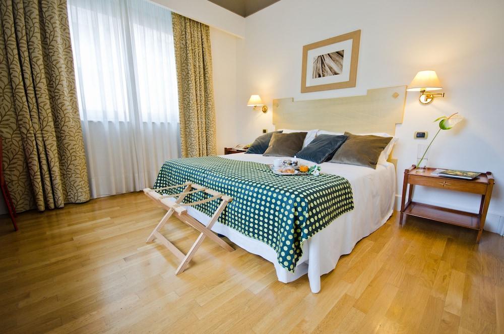 Hotel Plaza Opera Palermo Luaran gambar